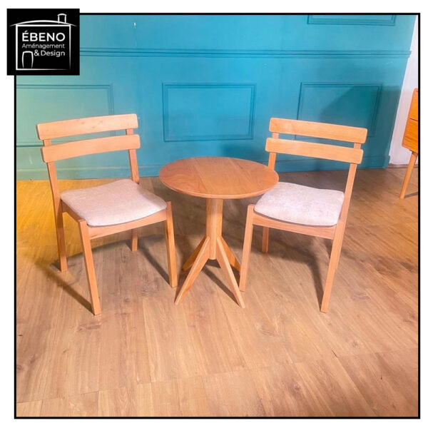 ensemble bistro scandinave en bois 2 chaises rembourrées et table ronde