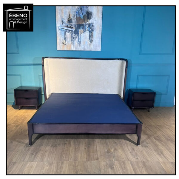 ensemble de lit capitonné de luxe lit plateforme et tables de chevet assorties